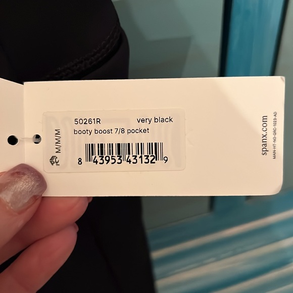 Spanx Booty Boost 7/8 pocket black leggings - Picture 5 of 6